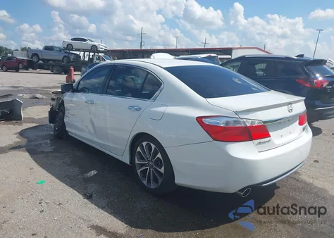 2015 Honda Accord Sport z USA, uszkodzony, nr VIN 1HGCR2F51FA212010